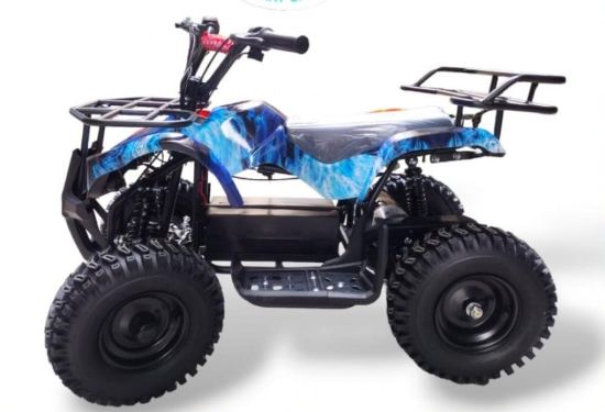 صورة دباب كهربائي 36 فولت بطبعة نارية زرقاء وحمراء بـ 4 عجلات